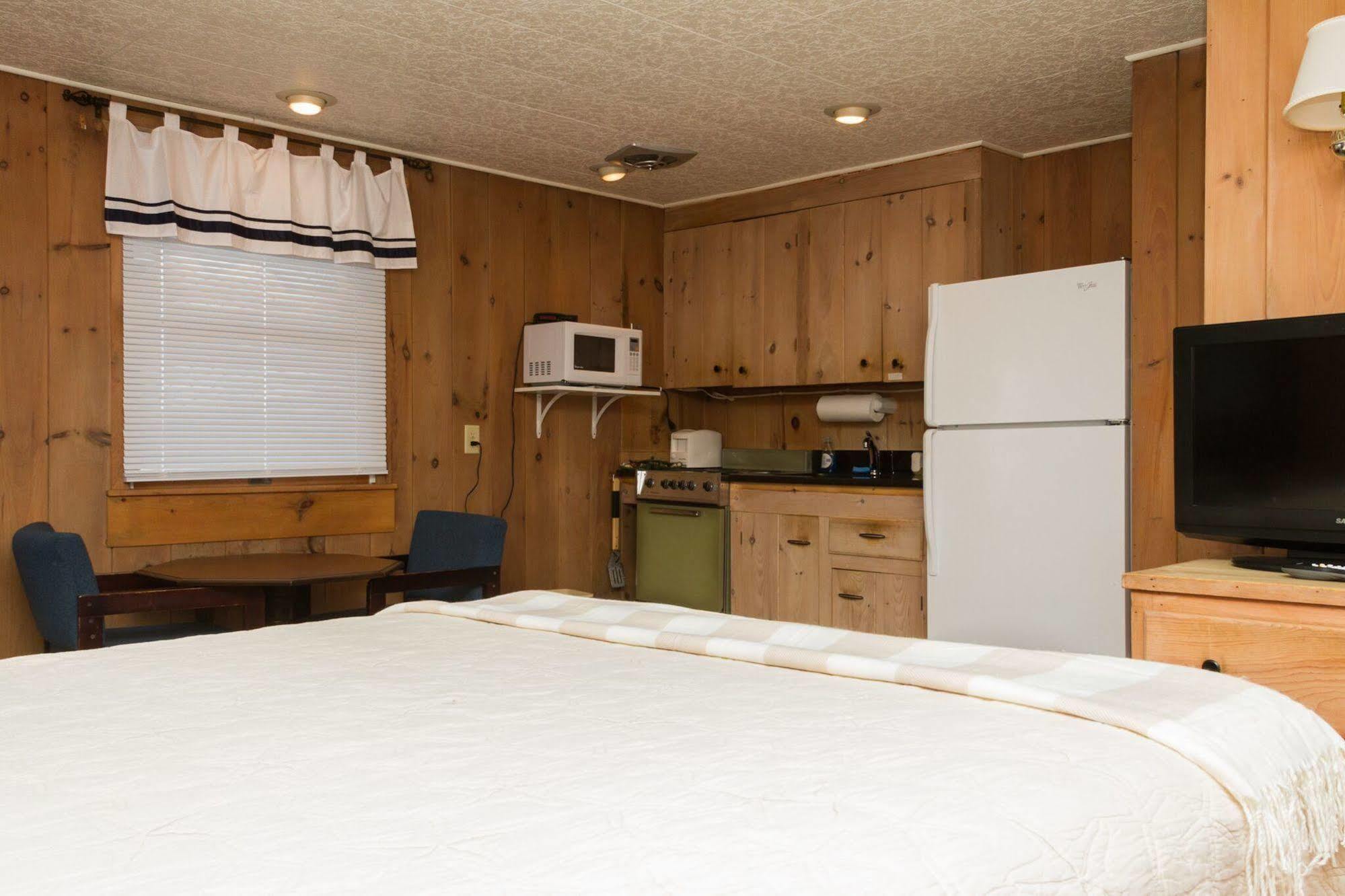 Belknap Point Inn Gilford Luaran gambar